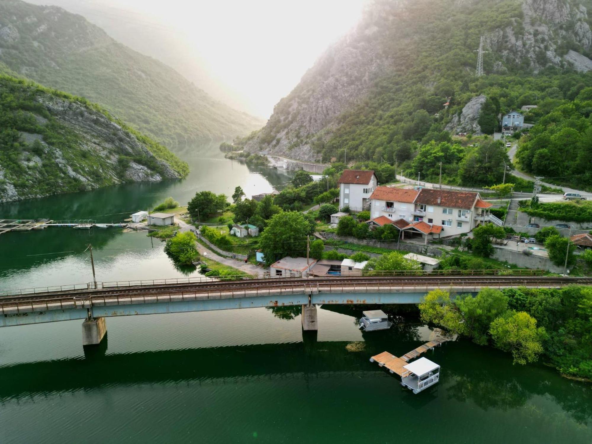 모스타르 Visit Dreznica 빌라 외부 사진